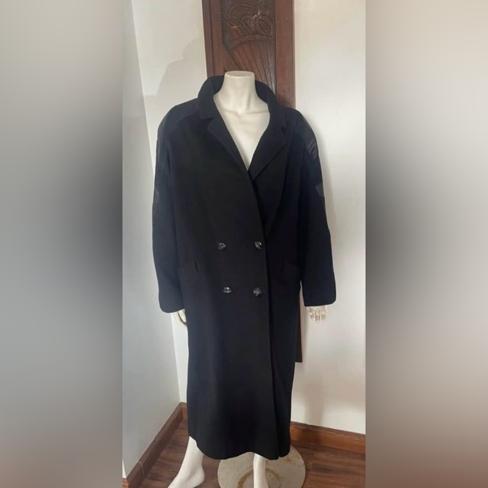 Vintage LUBA Pure Virgin Wool Coat - Leather Accent Patches & Shoulder-pads